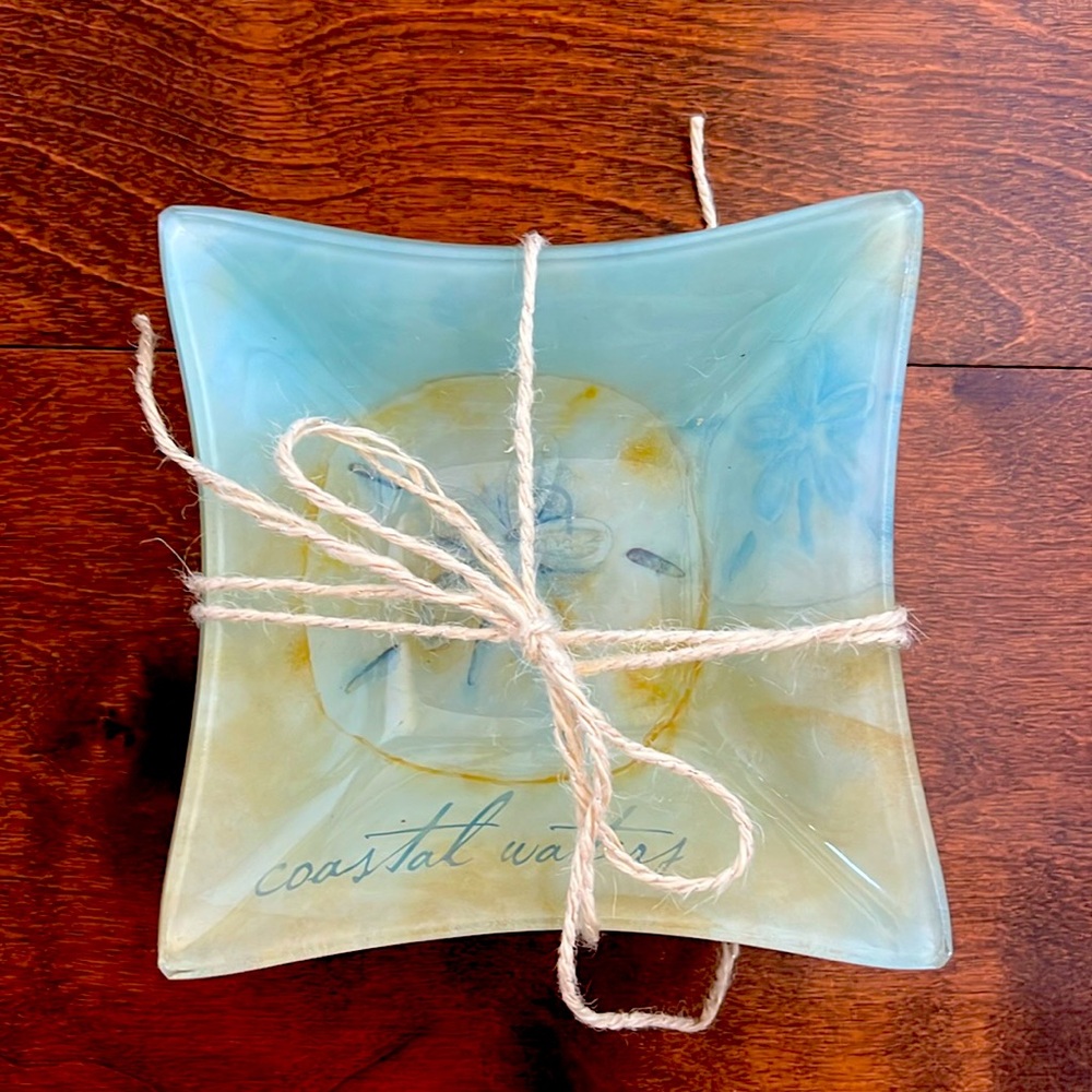 Set of 4 Primo glass trinket set.  Never used great gift for the sea lover!!
